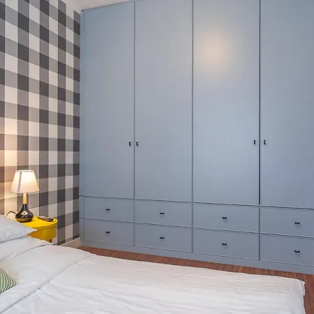 Rentplanet - Bagno Apartment
